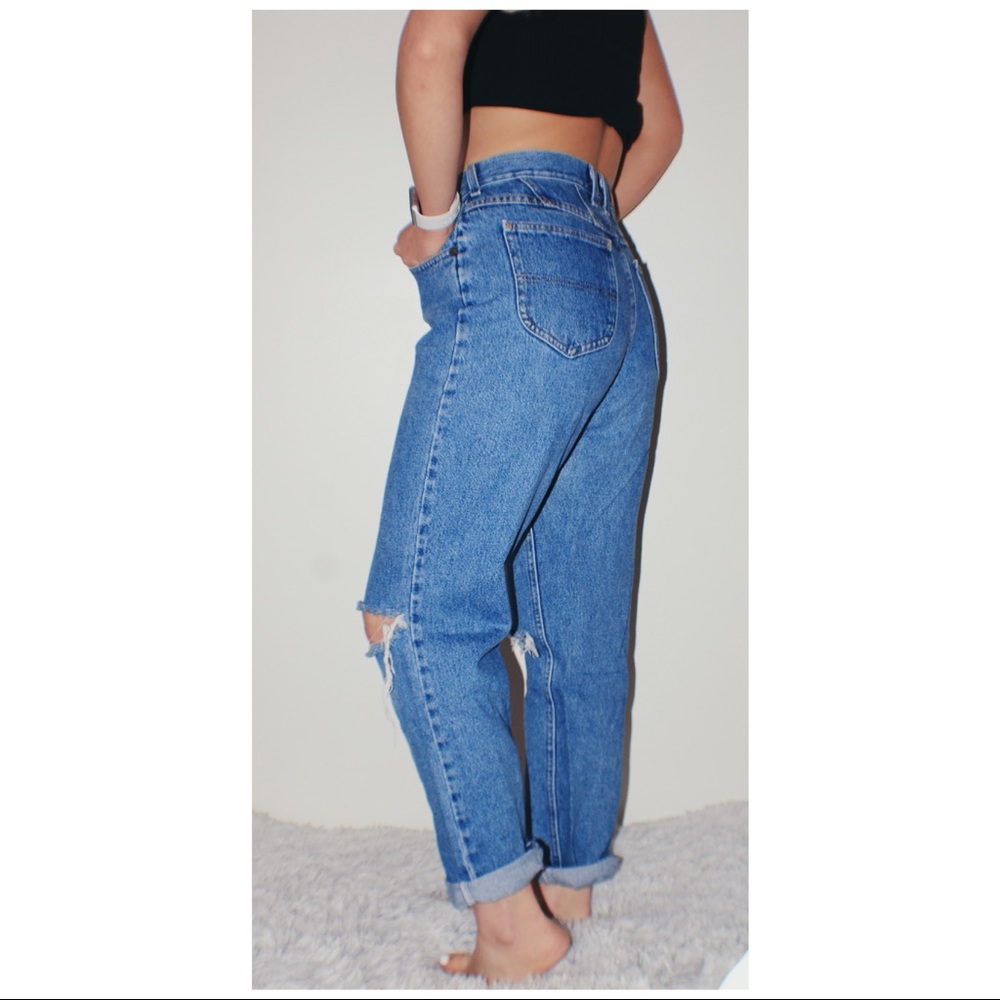 Riders Ripped Mom Jeans - Picture 3 of 4
